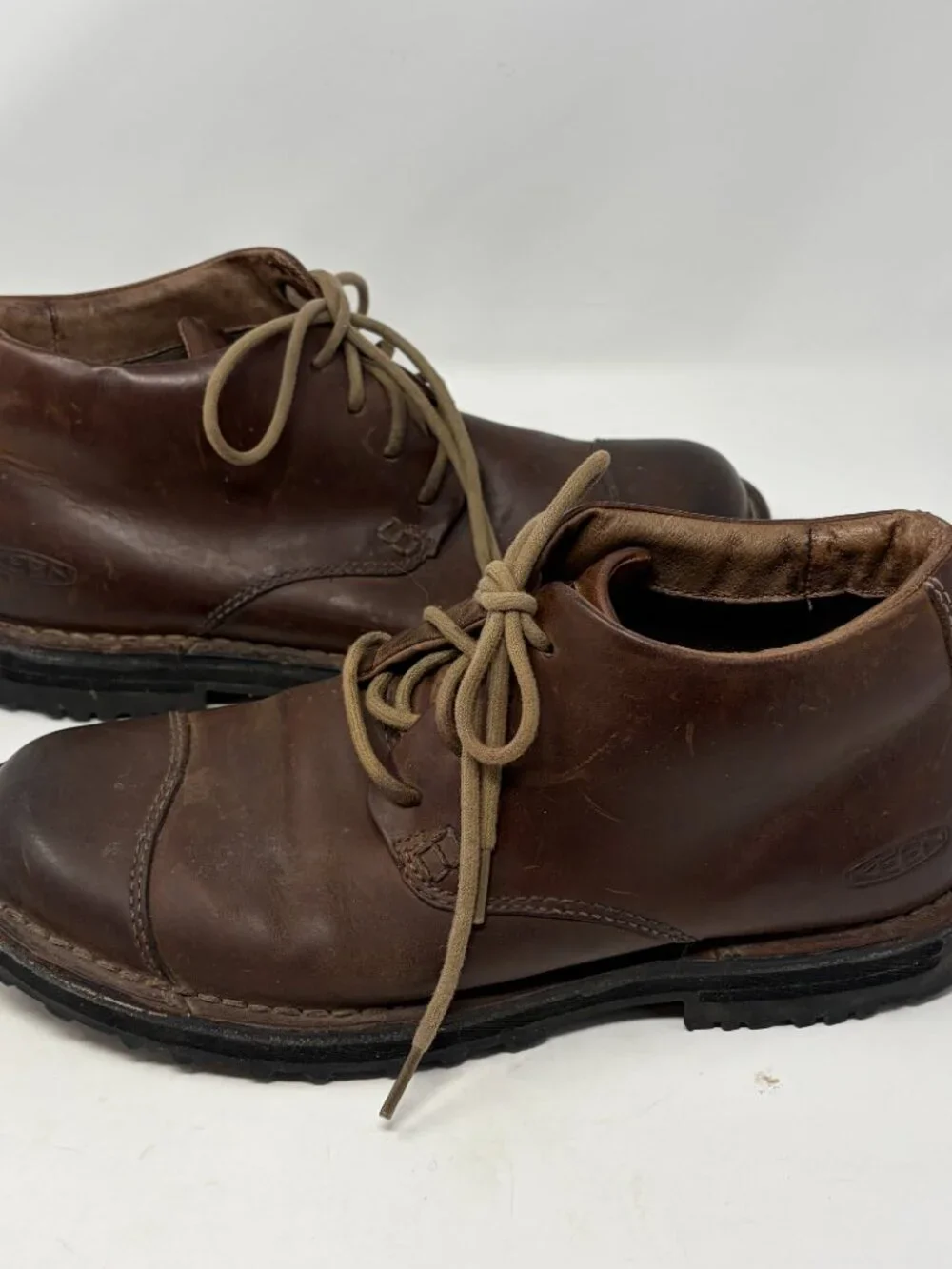 Keen men's brown chukka boots US 9 ankle leather lace up
